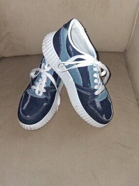 Rouge Helium Distressed Denim Platform Lace Up Sneakers Sz 8.5M